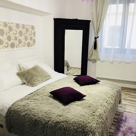Queen'S Studio Sibiu Bagian luar foto