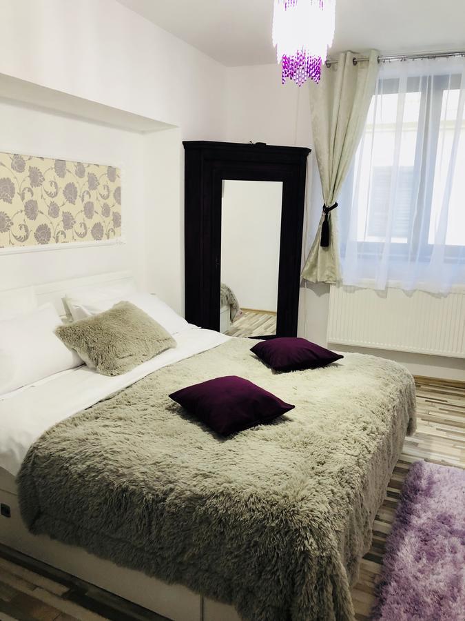 Queen'S Studio Sibiu Bagian luar foto