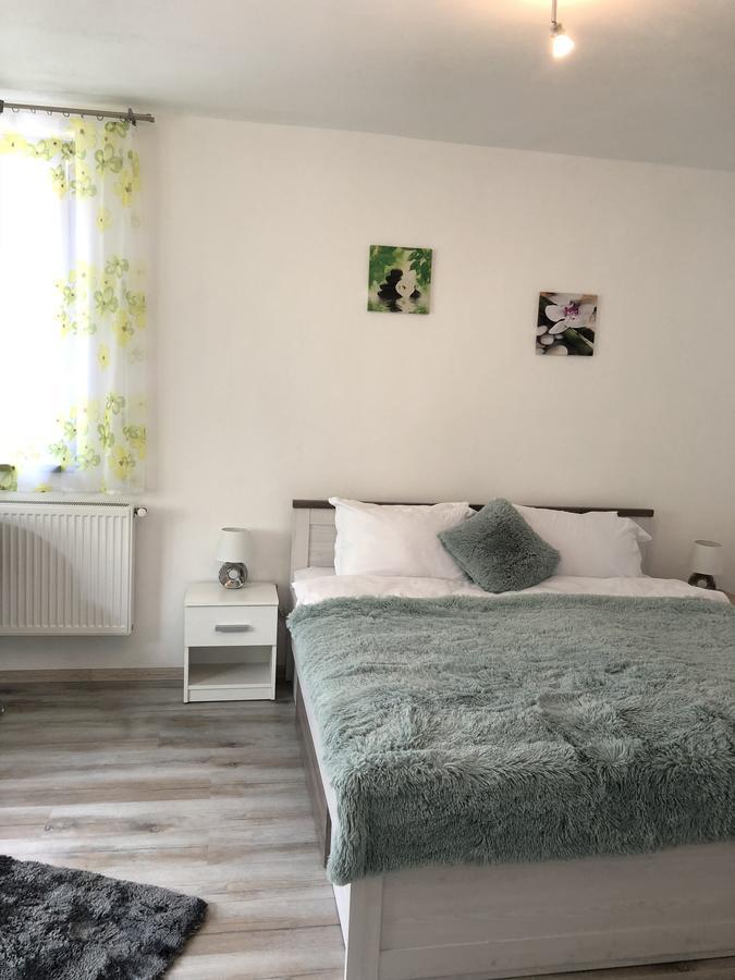 Queen'S Studio Sibiu Bagian luar foto