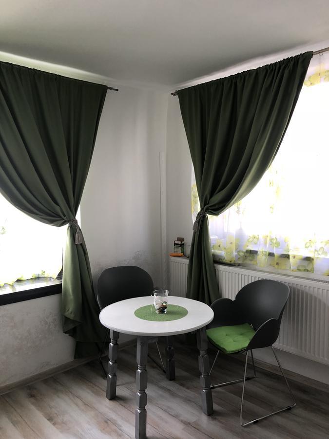 Queen'S Studio Sibiu Bagian luar foto